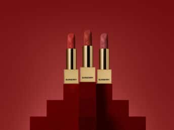 PaulinaPiipponen_SetDesign_Burberry_Lips&Eyes_5 for loading